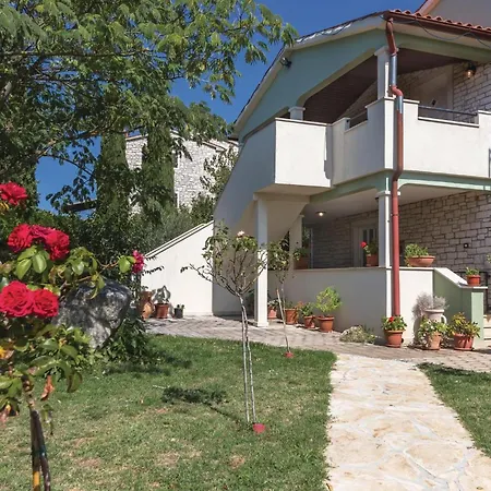1 Bedroom Pet Friendly In