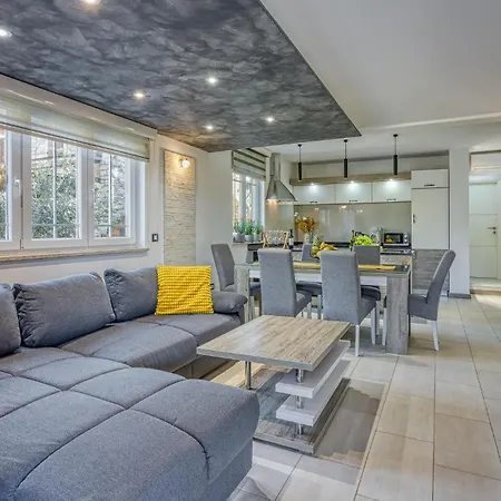 Apartment 1 Bedroom Pet Friendly In *