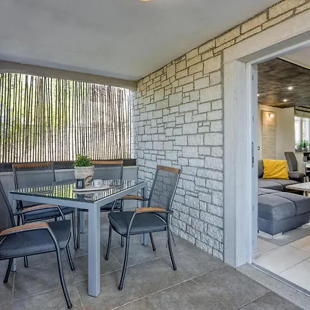 Apartman 1 Bedroom Pet Friendly In Kanfanar