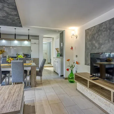 1 Bedroom Pet Friendly In