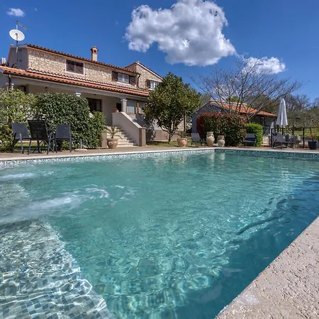 1 Bedroom Pet Friendly In